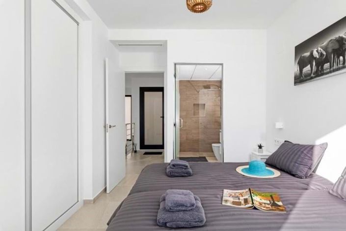 Image No.27-3 Bed Villa for sale