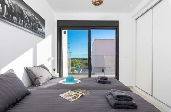 Image No.28-3 Bed Villa for sale