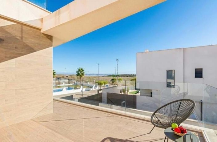 Image No.33-3 Bed Villa for sale