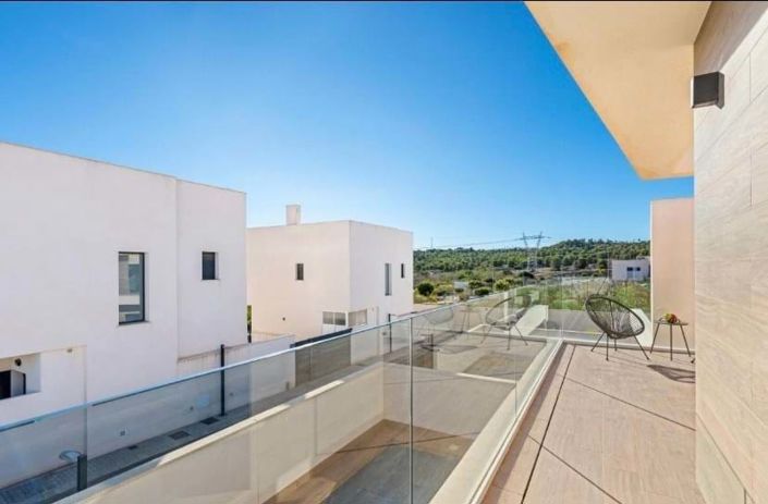 Image No.38-3 Bed Villa for sale