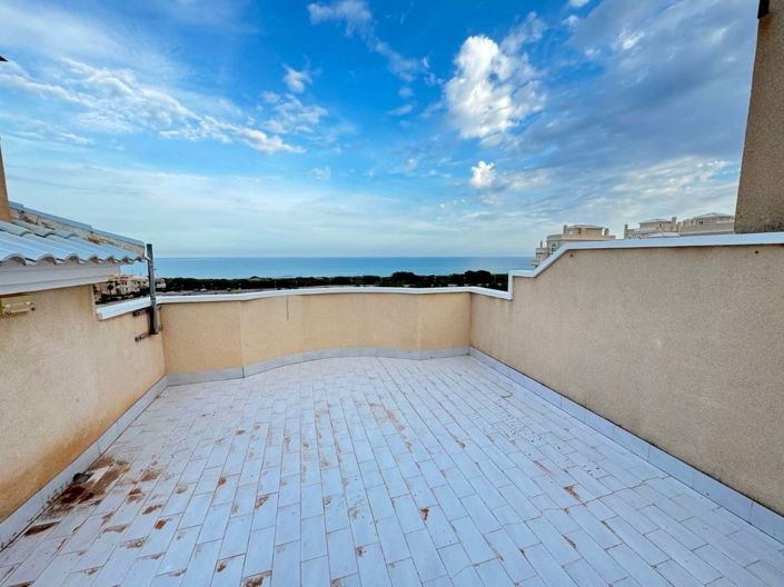 Image No.21-3 Bed Apartment for sale