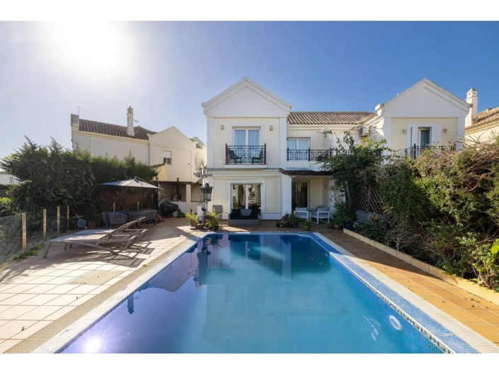 Image No.1-4 Bed Villa for sale