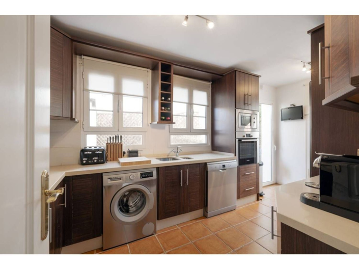 Image No.10-4 Bed Villa for sale