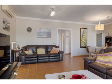 1447-644734-78d1f4f8b6655591b02d22fabb36a692d