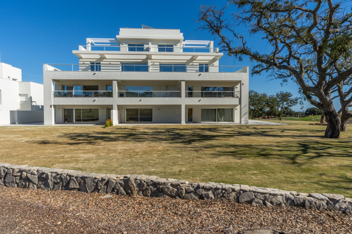 Image No.33-3 Bed Apartment for sale