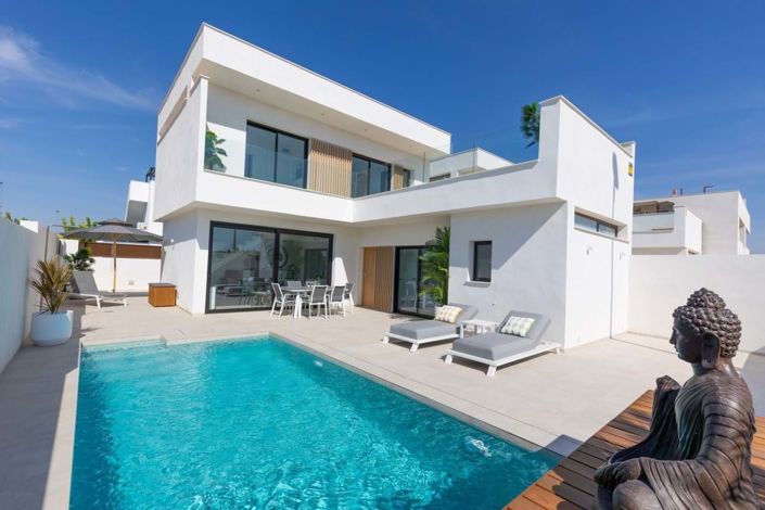 Image No.1-3 Bed Villa for sale