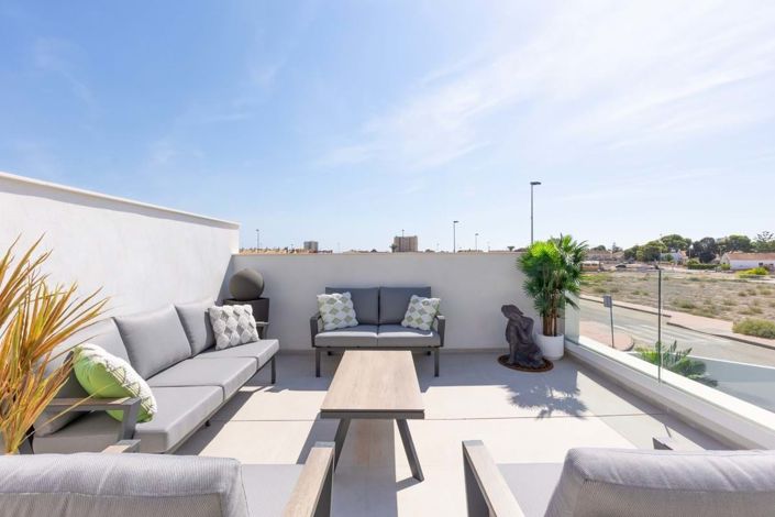 Image No.33-3 Bed Villa for sale