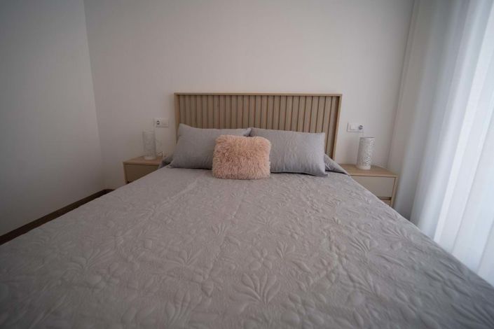 Image No.11-2 Bed Townhouse for sale