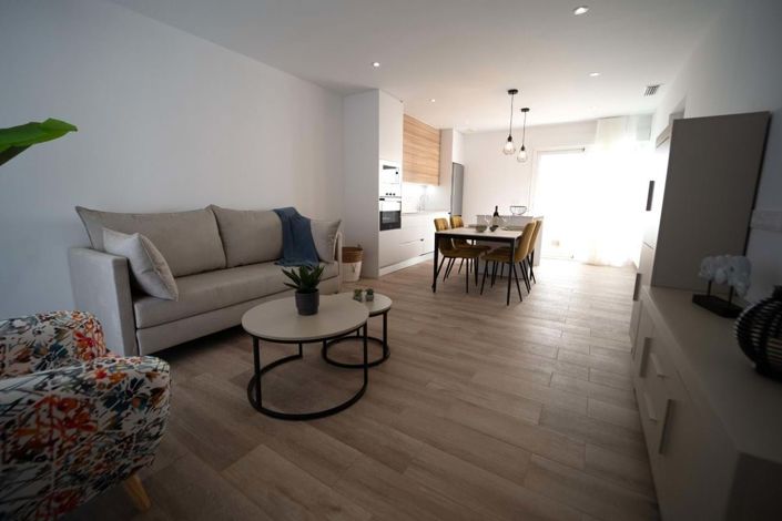 Image No.4-2 Bed Townhouse for sale