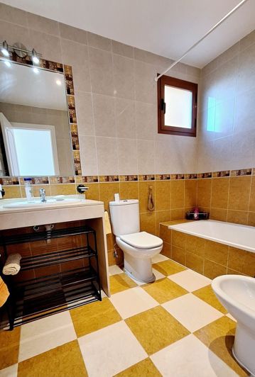 Image No.18-2 Bed Apartment for sale