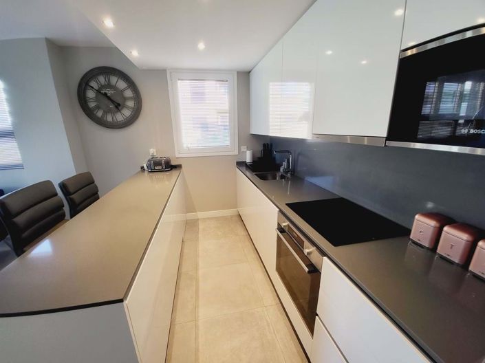 Image No.9-3 Bed Apartment for sale