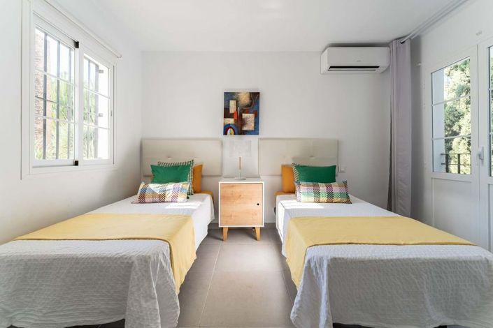 Image No.13-2 Bed Townhouse for sale