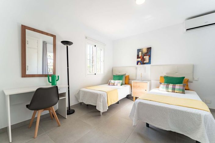 Image No.14-2 Bed Townhouse for sale