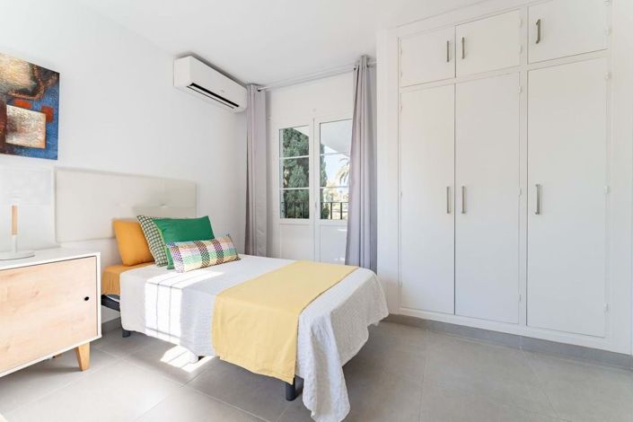 Image No.17-2 Bed Townhouse for sale