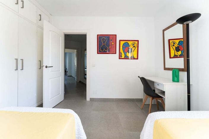 Image No.18-2 Bed Townhouse for sale