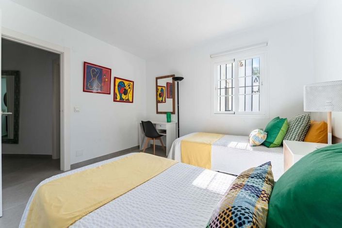 Image No.19-2 Bed Townhouse for sale