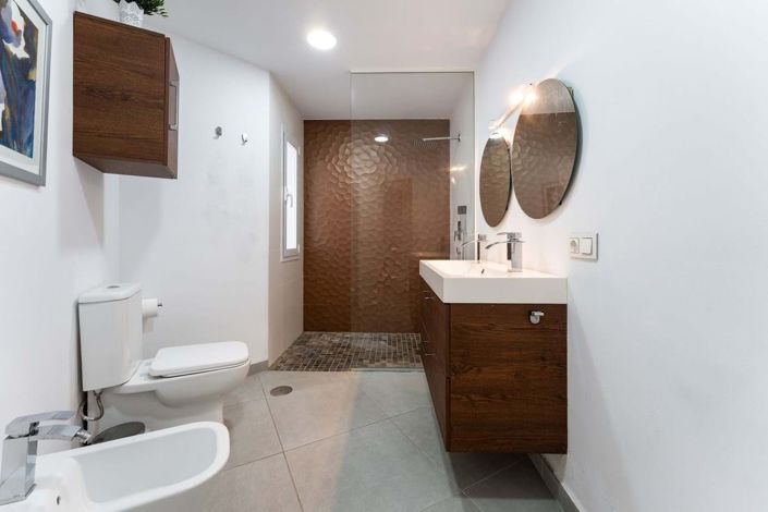 Image No.28-2 Bed Townhouse for sale