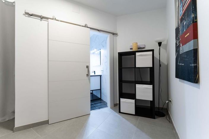 Image No.33-2 Bed Townhouse for sale