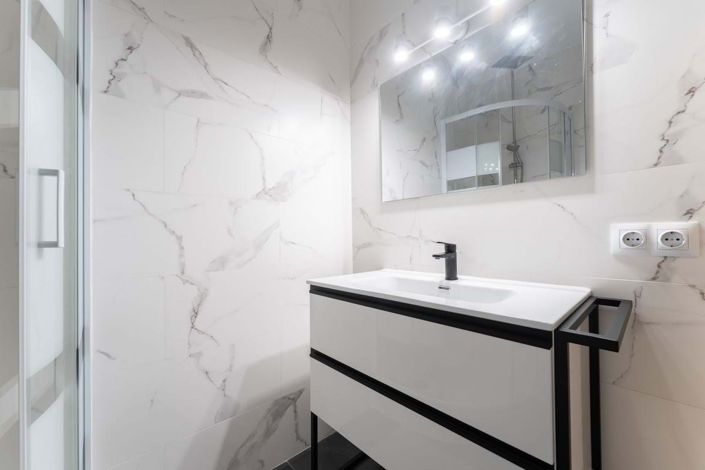 Image No.35-2 Bed Townhouse for sale