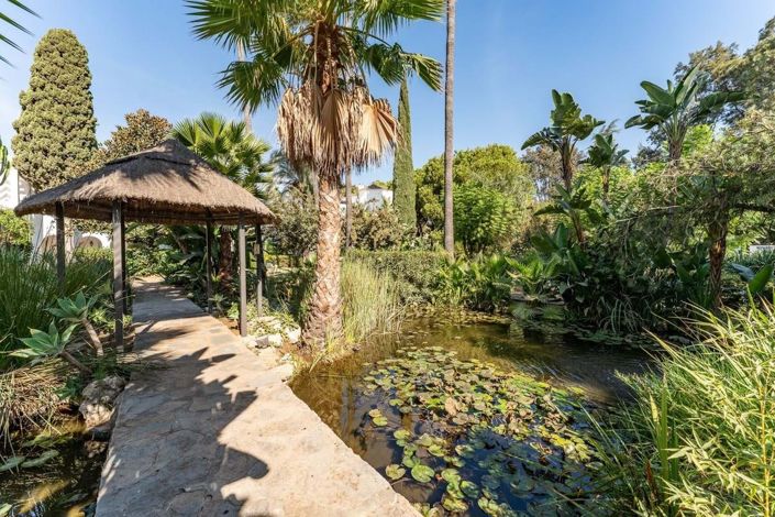 Image No.42-2 Bed Townhouse for sale