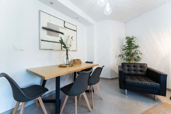 Image No.8-2 Bed Townhouse for sale