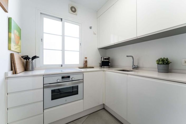 Image No.9-2 Bed Townhouse for sale