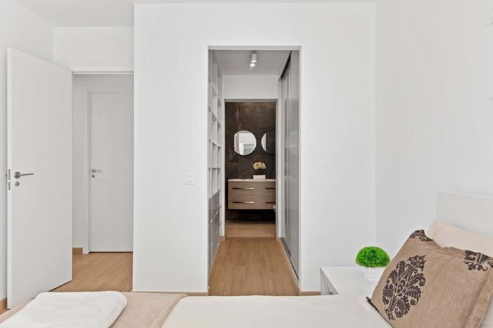 Image No.14-2 Bed Townhouse for sale