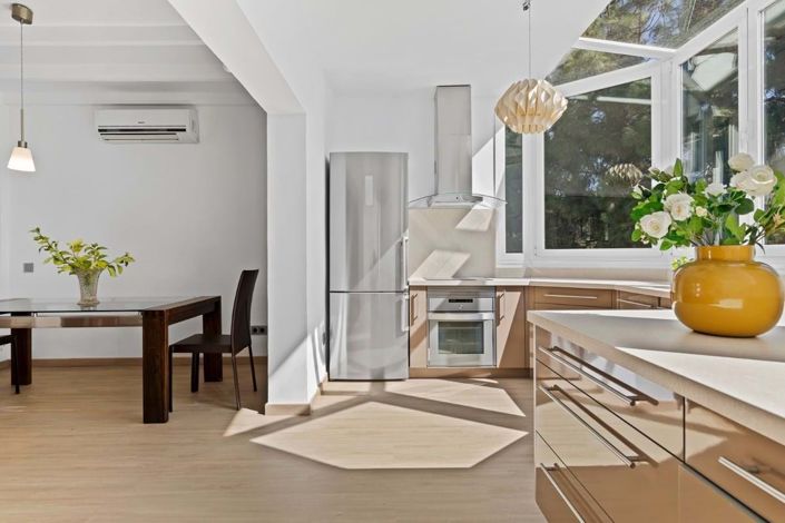 Image No.5-2 Bed Townhouse for sale