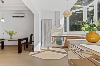 1447-645295-78d1f4f8b6655591b02d22fabb36a692d