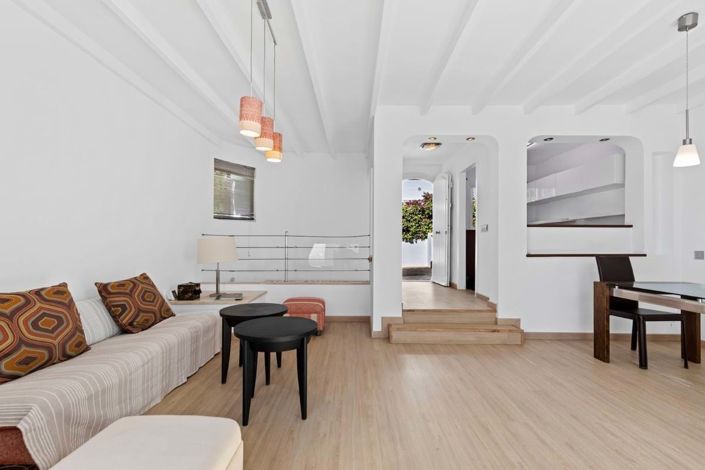 Image No.8-2 Bed Townhouse for sale