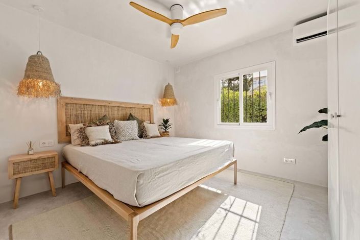 Image No.12-4 Bed Villa for sale