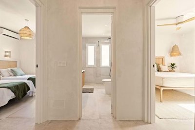 1447-644554-78d1f4f8b6655591b02d22fabb36a692d