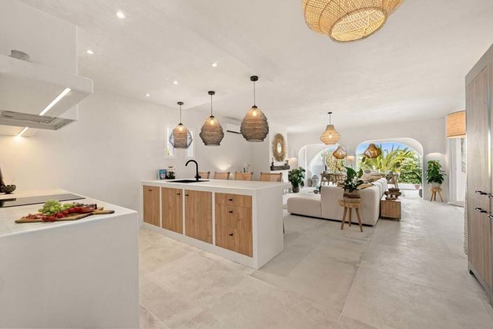 Image No.9-4 Bed Villa for sale