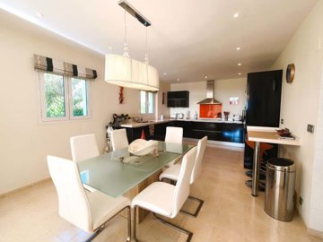 1447-645321-78d1f4f8b6655591b02d22fabb36a692d