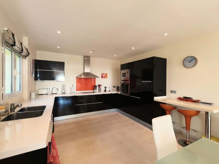 Image No.7-2 Bed Apartment for sale