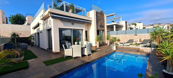 Image No.1-4 Bed Villa for sale