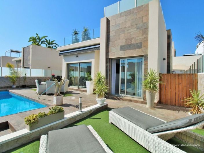 Image No.2-4 Bed Villa for sale