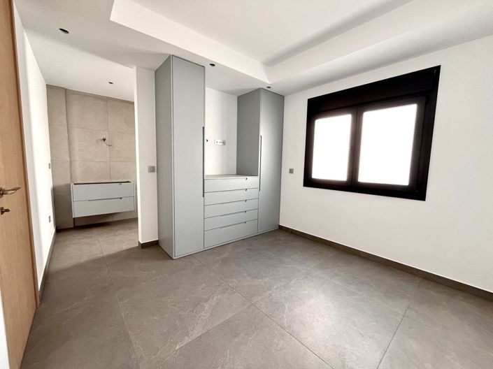 Image No.18-3 Bed Villa for sale