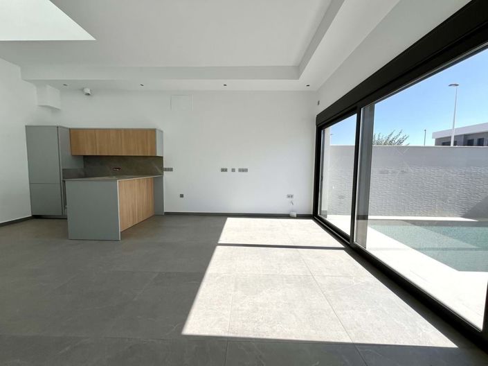 Image No.6-3 Bed Villa for sale