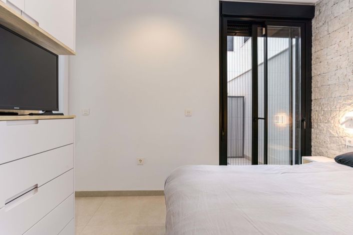 Image No.15-3 Bed Apartment for sale