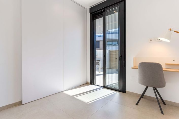 Image No.25-3 Bed Apartment for sale