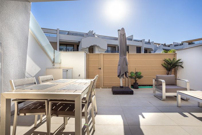 Image No.26-3 Bed Apartment for sale