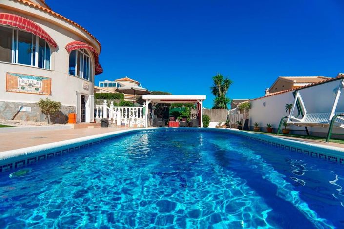 Image No.23-2 Bed Villa for sale