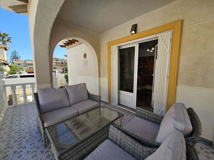 Image No.2-4 Bed Villa for sale