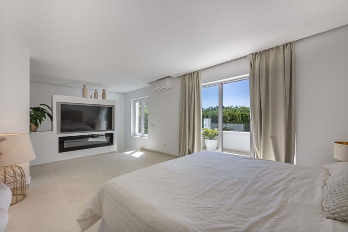 Image No.18-5 Bed Villa for sale