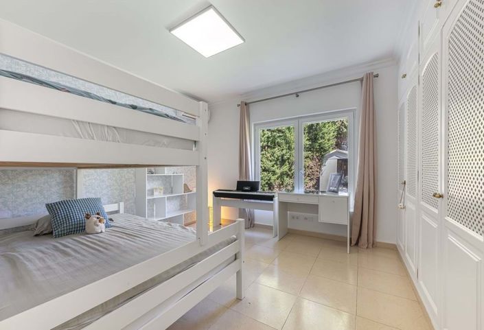 Image No.9-5 Bed Villa for sale