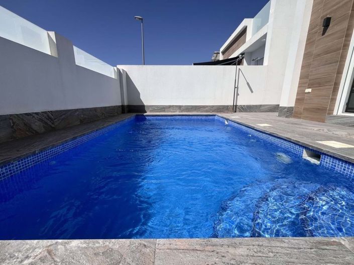 Image No.3-3 Bed Villa for sale