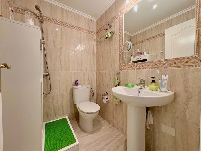 Image No.10-2 Bed Townhouse for sale