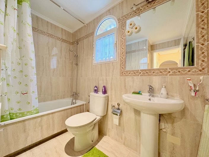 Image No.12-2 Bed Townhouse for sale