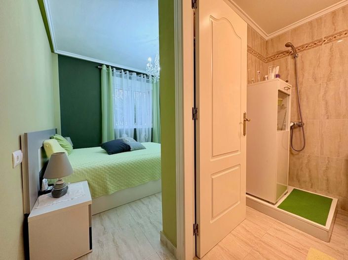 Image No.9-2 Bed Townhouse for sale